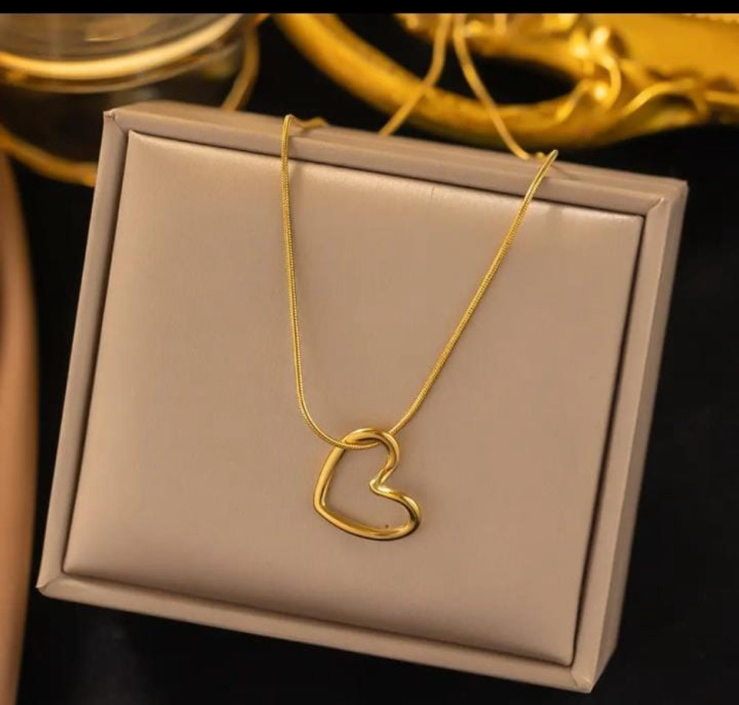 Loose Heart Necklace Gold