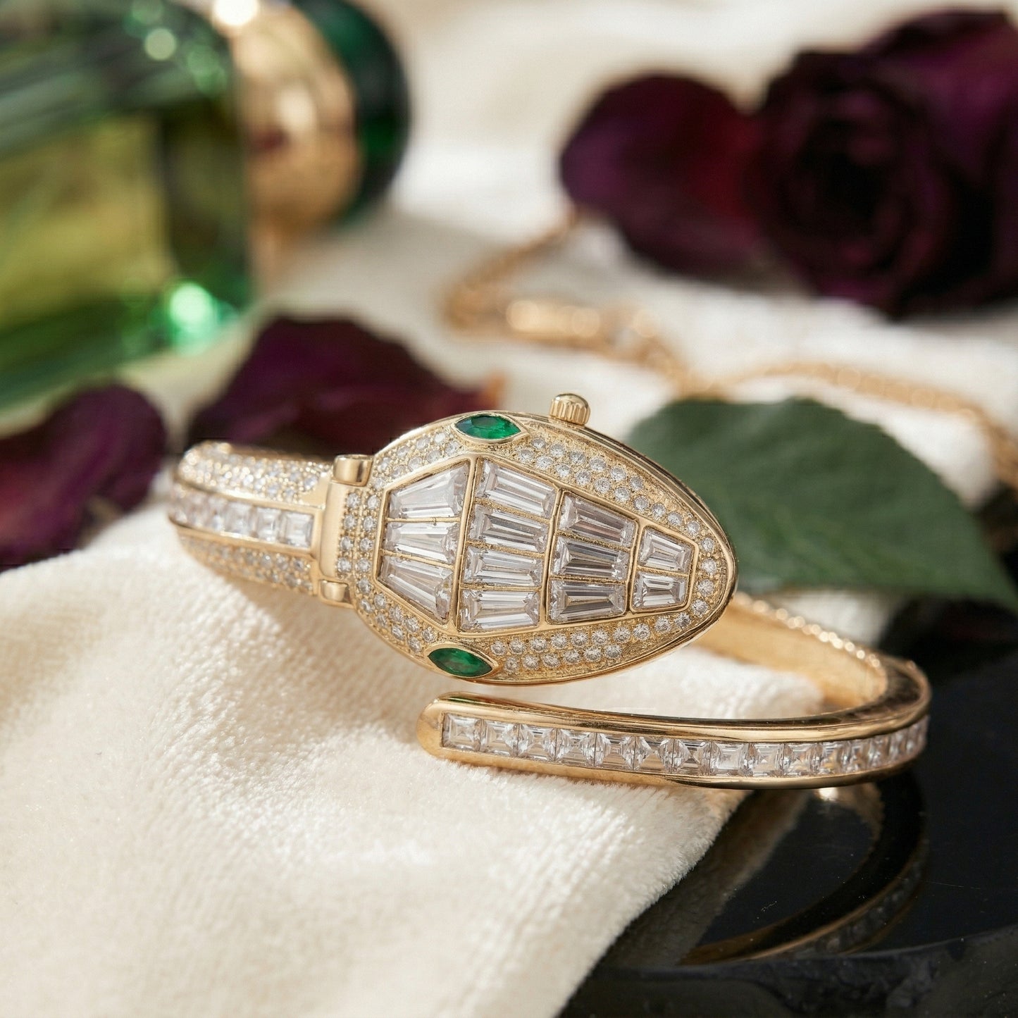 White Bracelet Snake Watch Suitable for Medium Wrists