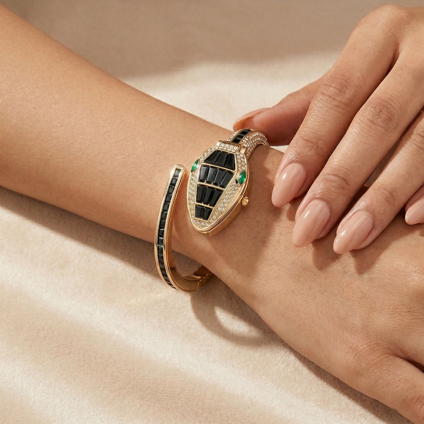 Black Bracelet Snake Watch Suitable for Medium Wrists